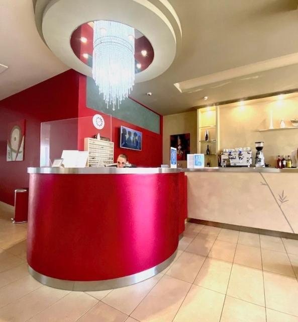 Hotel Cosmopol Cesenatico Buitenkant foto