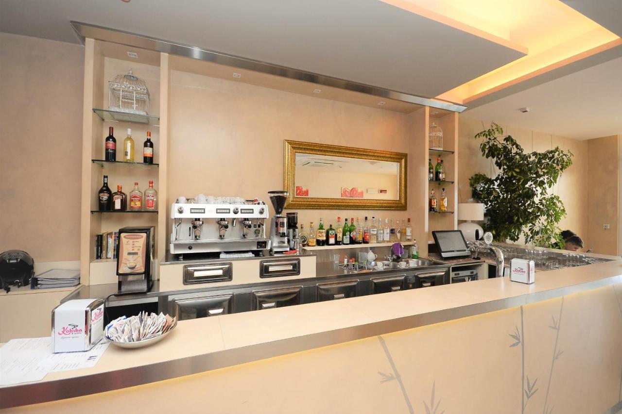 Hotel Cosmopol Cesenatico Buitenkant foto